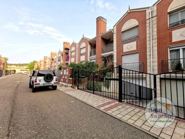 Villa en venta en Cistérniga