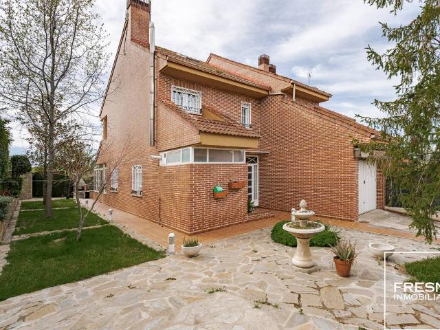 Chalet en venta en Cobeña, Madrid