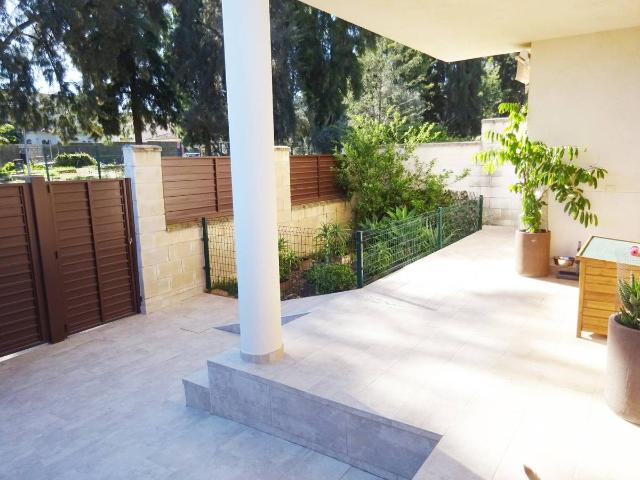 Villa en venta en Espartinas, Urbanización Miramonte