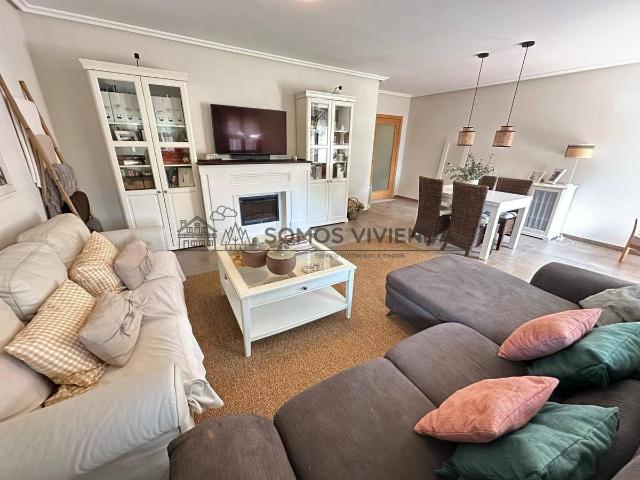 Villa en venta en Coles
