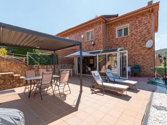 Chalet en venta en Collado Mediano, Madrid