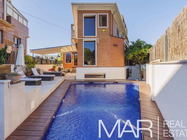 Villa en venta en Madrid, Cortes