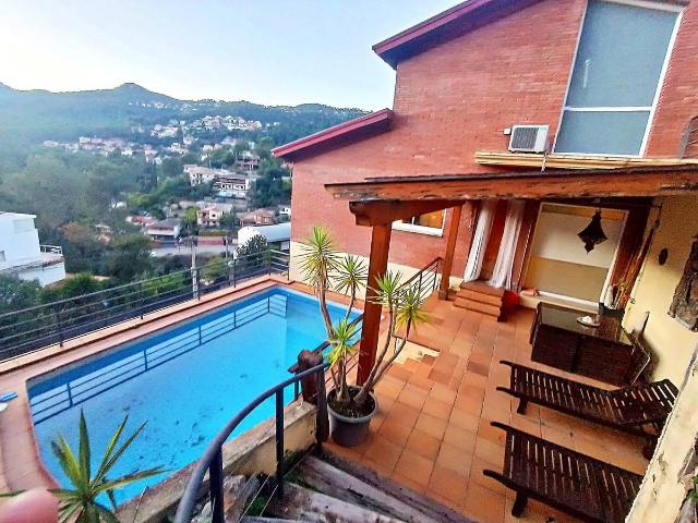Chalet en venta en Corbera De Llobregat, Barcelona