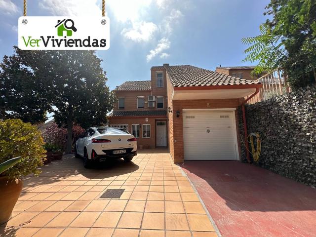 Villa en venta en Corbera De Llobregat