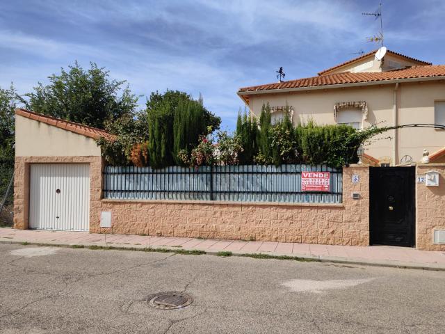 Villa en venta en Corral De Almaguer