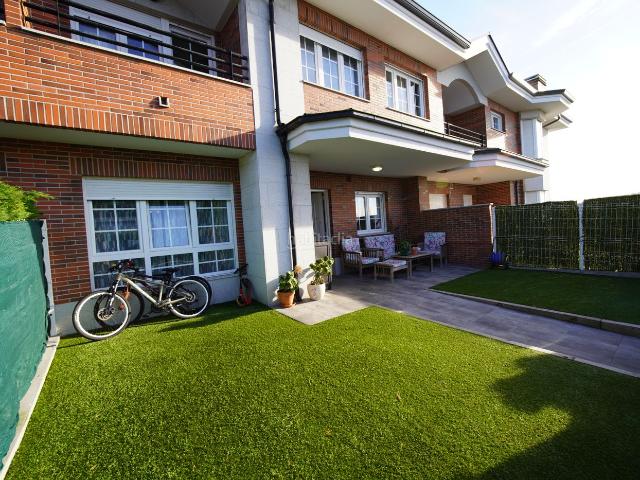 Chalet en venta en Corvera De Asturias, Asturias