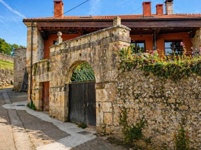 Chalet en venta en Corvera De Toranzo, Cantabria