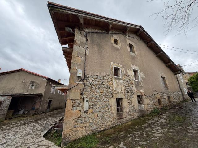 Chalet en venta en Corvera De Toranzo, Cantabria