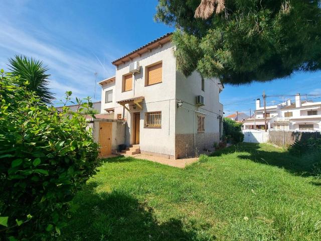 Villa en venta en Creixell