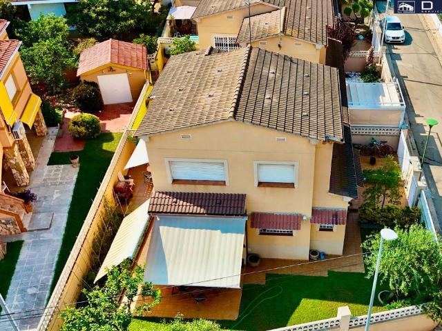 Villa en venta en Creixell