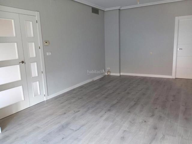 Villa en venta en Don Benito, Barrio de San Sebastián