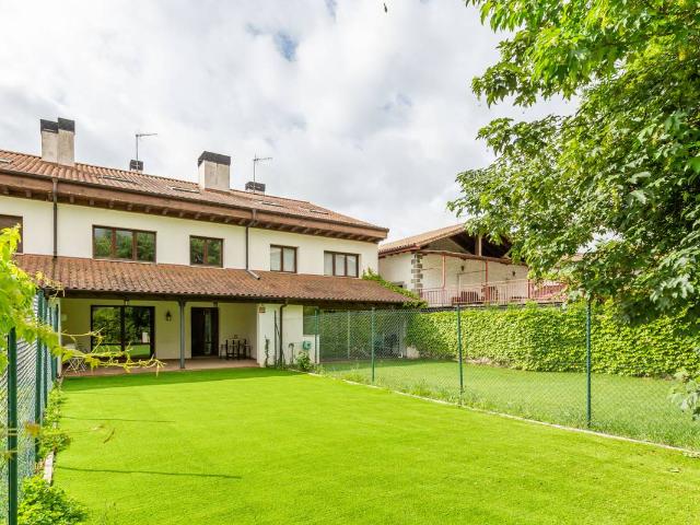 Chalet en venta en Valle de Egüés / Eguesibar, Iruñerria