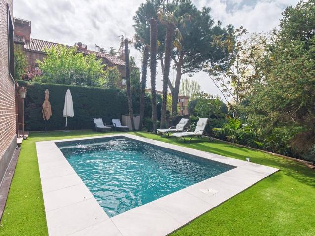 Chalet en venta en Rozas De Puerto Real, Madrid