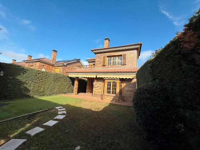 Chalet en venta en Rozas De Puerto Real, Madrid