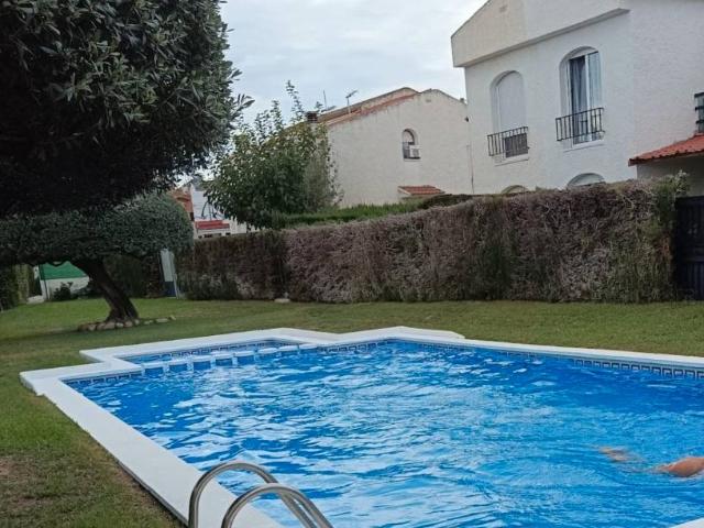 Villa en venta en Mont-roig Del Camp