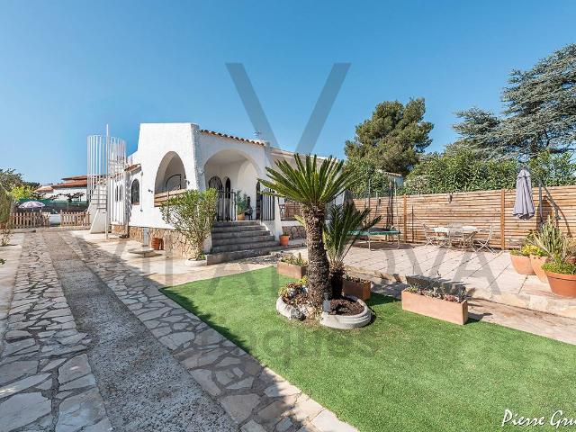 Villa en venta en Mont-roig Del Camp