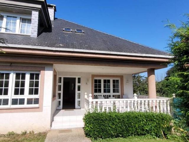 Chalet en venta en El Franco, Asturias