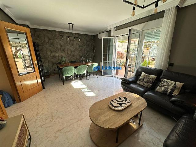 Villa en venta en Alcalá De Henares, Venecia