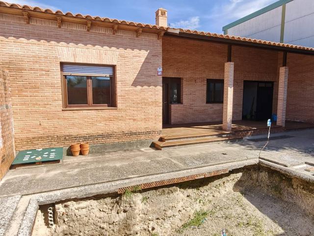 Chalet en venta en Erustes, Castilla-La Mancha
