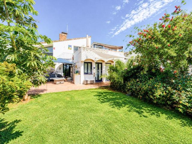 Chalet en venta en Barriada Islas Canarias, Costa del Sol Occidental