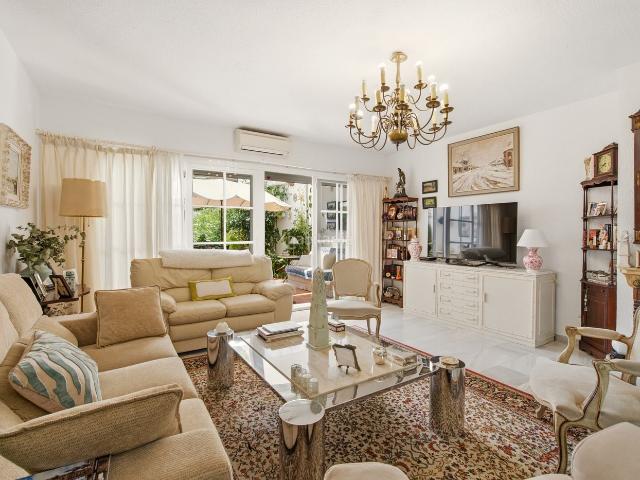 Chalet en venta en Barriada Islas Canarias, Costa del Sol Occidental