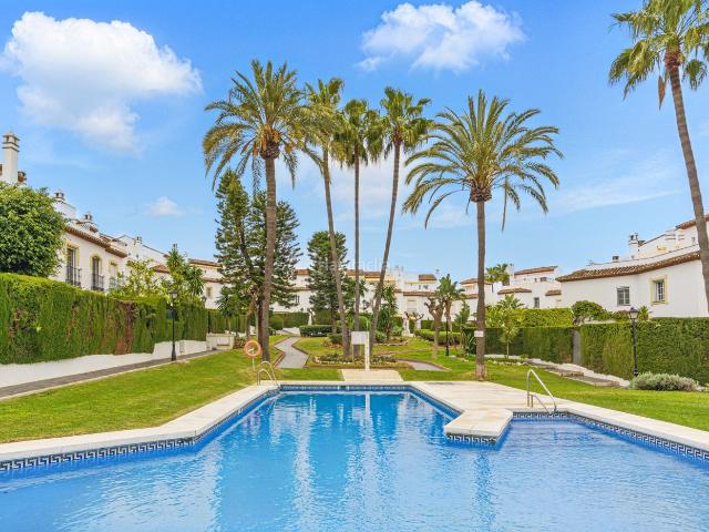 Chalet en venta en Barriada Islas Canarias, Costa del Sol Occidental