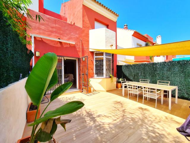 Chalet en venta en Barriada Islas Canarias, Costa del Sol Occidental