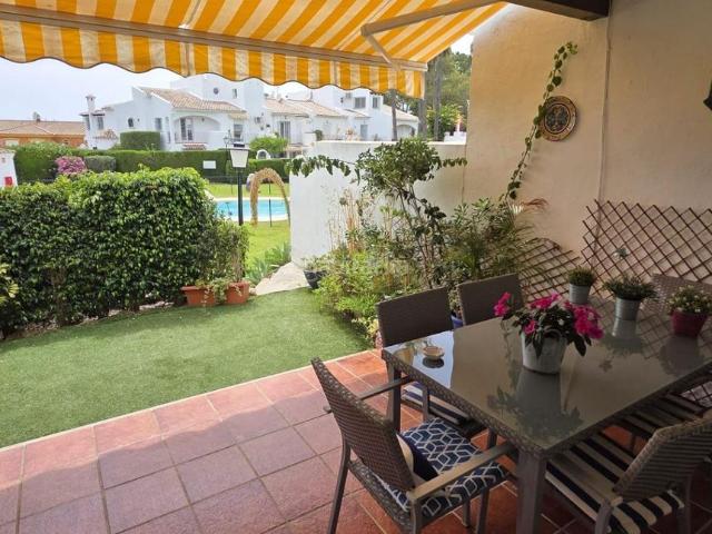 Chalet en venta en Barriada Islas Canarias, Costa del Sol Occidental