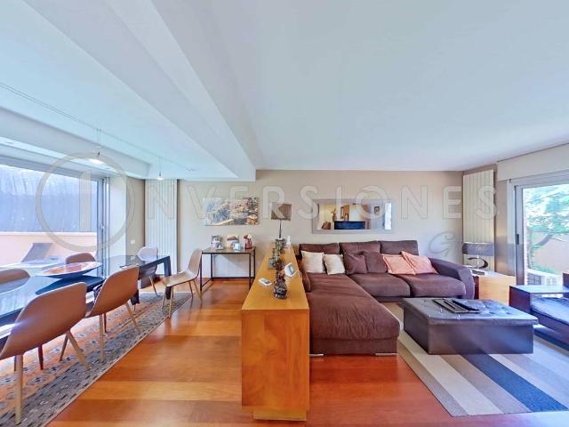 Villa en venta en Esplugues De Llobregat, el Centre
