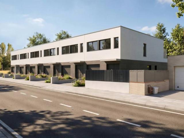 Chalet en venta en Pla de l'Estany, Catalunya