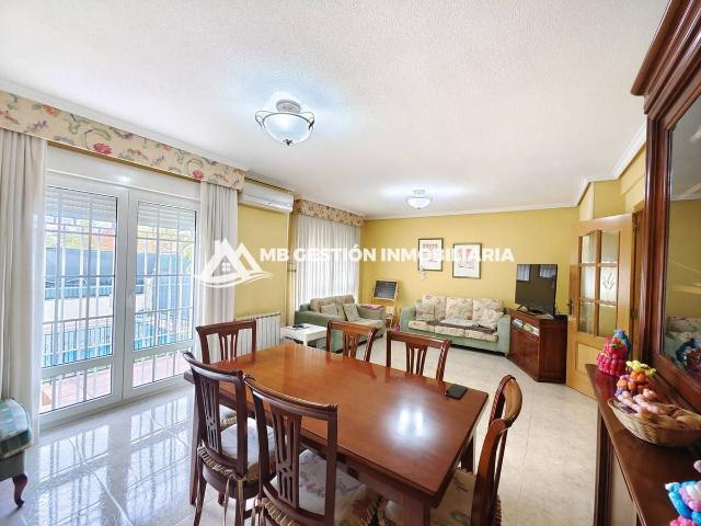 Villa en venta en Fuenlabrada, Nuevo Centro