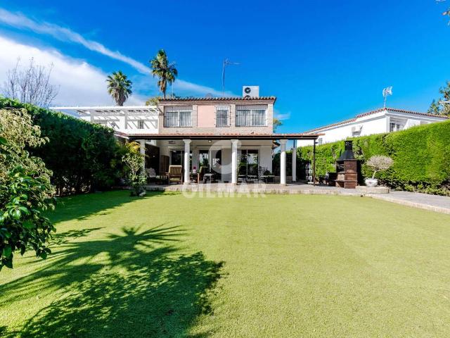 Chalet en venta en Parcelas de Porsiver, Gelves