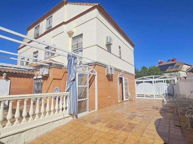 Chalet en venta en Barrio de Nicolás, Gines