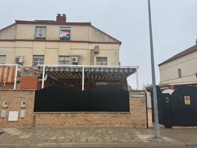 Chalet en venta en Barrio de Nicolás, Gines