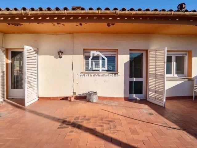 Chalet en venta en Montjuïc, Gironès