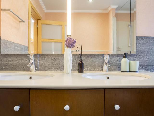 Villa en venta en Girona, Montilivi