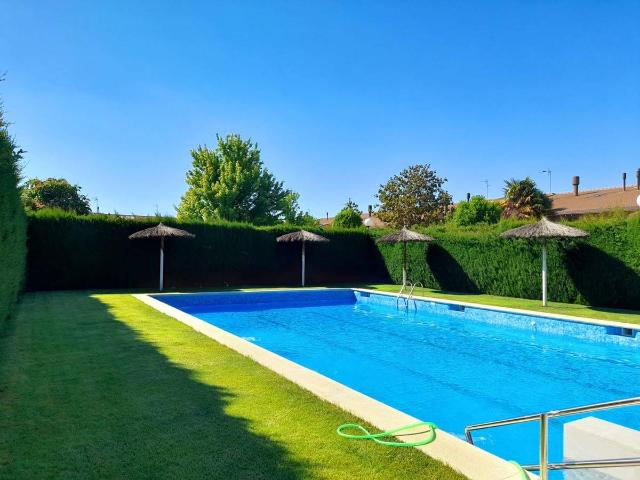 Villa en venta en Golmés