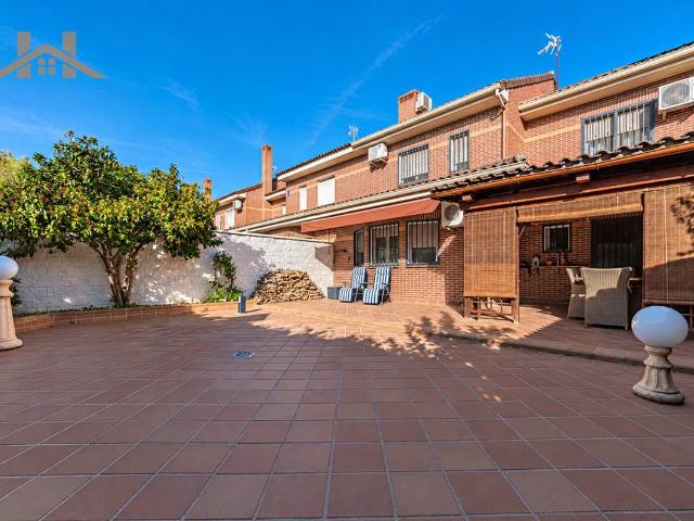 Chalet en venta en Griñón, Madrid