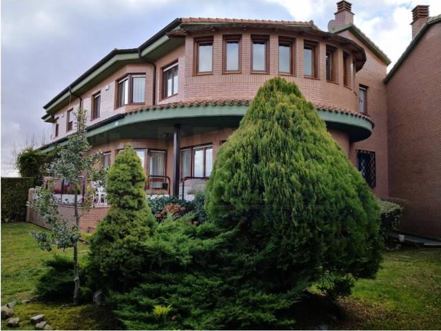 Chalet en venta en Haro, La Rioja
