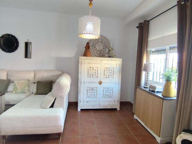 Villa en venta en Hinojos