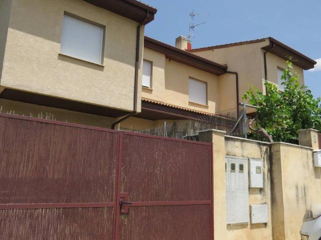 Villa en venta en Hontanares De Eresma, Urbanización Cueva del Gato