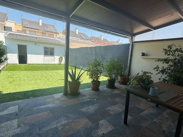 Chalet en venta en Olivares, Andalucía