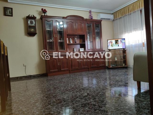 Chalet en venta en Jacarilla, Valencia