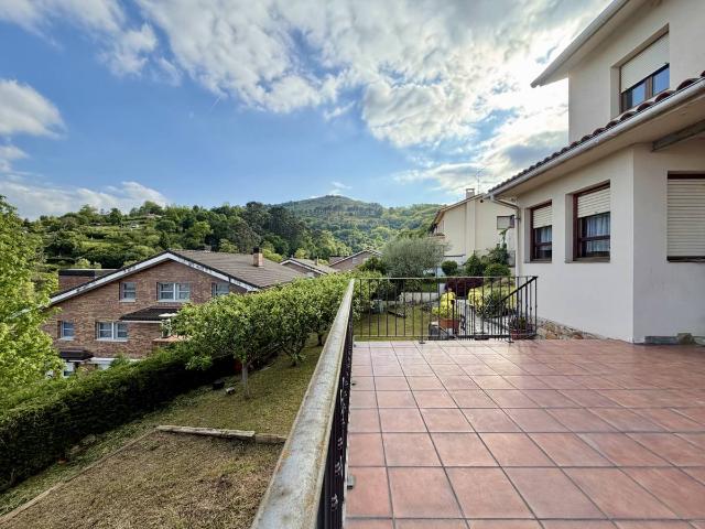 Chalet en venta en Ariz, Basauri
