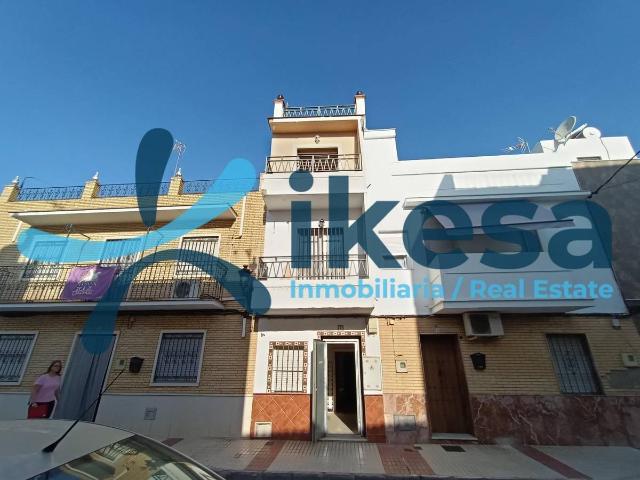 Chalet en venta en La Algaba, Sevilla