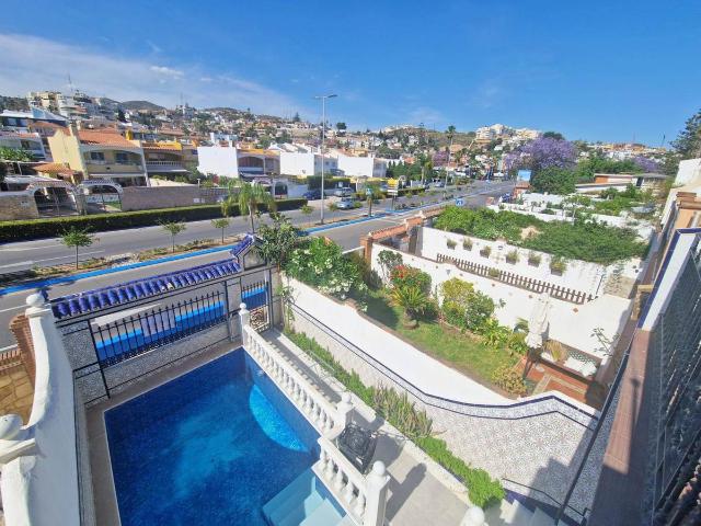 Villa en venta en Rincón De La Victoria