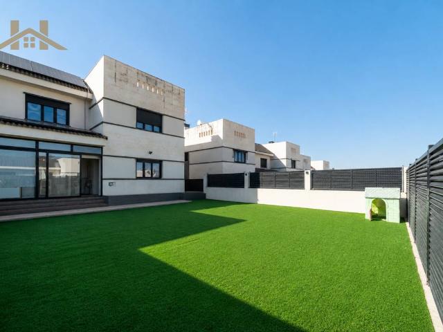 Chalet en venta en Arroyomolinos, Madrid