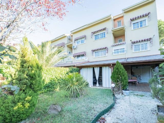 Chalet en venta en Arroyomolinos, Madrid