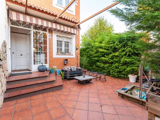 Chalet en venta en Arroyomolinos, Madrid