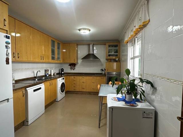 Chalet en venta en Camas, Andalucía